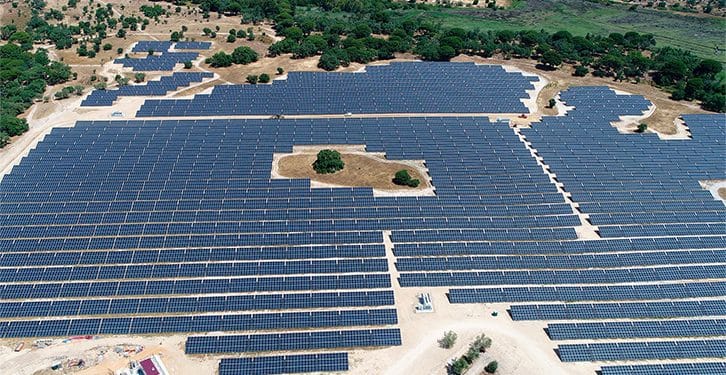 Iberdrola pone en marcha Algeruz II, su primera planta fotovoltaica en Portugal