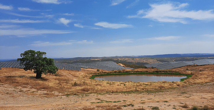 Iberdrola pone en marcha dos nuevas plantas solares en Extremadura