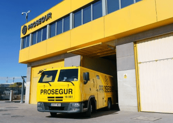 Prosegur mejora la eficiencia energética de su mayor base logística con iluminación LED y paneles fotovoltaicos