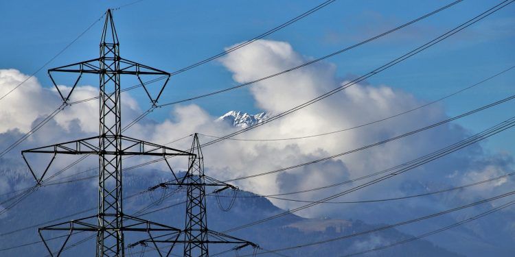 La deuda del sistema eléctrico se reduce en 2022
