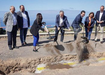 Acto simbólico de inauguración del enlace eléctrico submarino entre Tenerife y La Gomera.