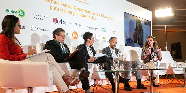 I Cumbre Internacional de Almacenamiento e Hidrógeno Verde para la Energía Solar de UNEF.