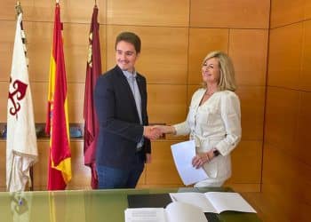 Firma del acuerdo entre el Ayuntamiento de Totana y Soltec.