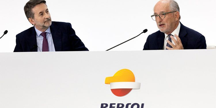 Antonio Brufau y Josu Jon Imaz durante la Junta General de Accionistas de Repsol.