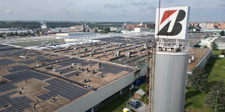 La fábrica de Bridgestone en Burgos ya funciona, en parte, con energía solar
