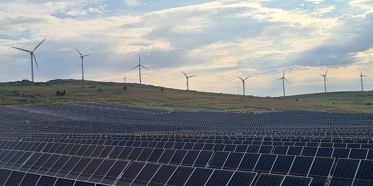 Proyecto eólico-solar de EDPR en Ávila.