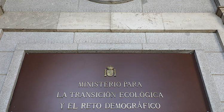 MITECO saca a consulta pública los CAE