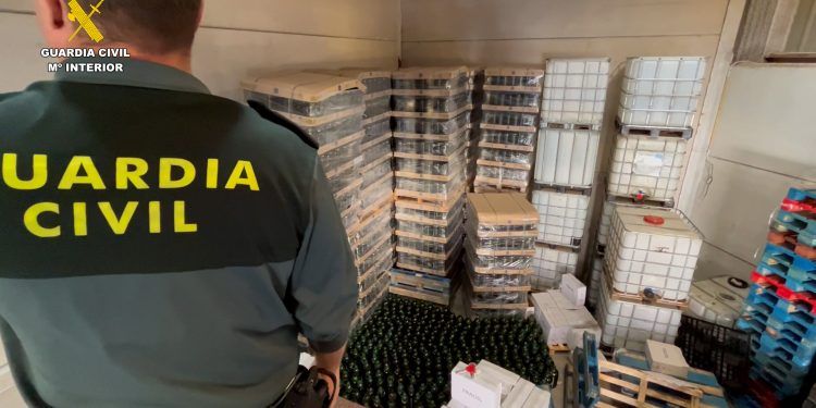 El primer cuerpo policial español que registra la huella de carbono de sus servicios en la OECC