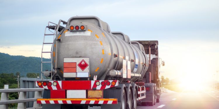 Logística en la industria energética: transporte de materiales peligrosos y sus particularidades
