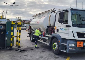 Suministro de HVO a vehículos en el aeropuerto de Dublín.