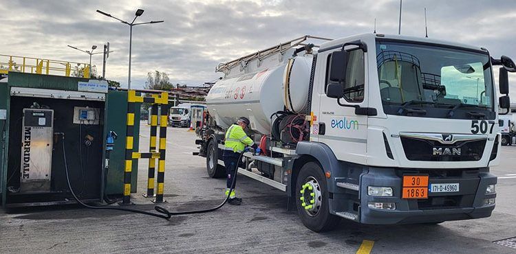 Suministro de HVO a vehículos en el aeropuerto de Dublín.