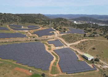 Alter Enersun pone en marcha dos plantas fotovoltaicas en Extremadura