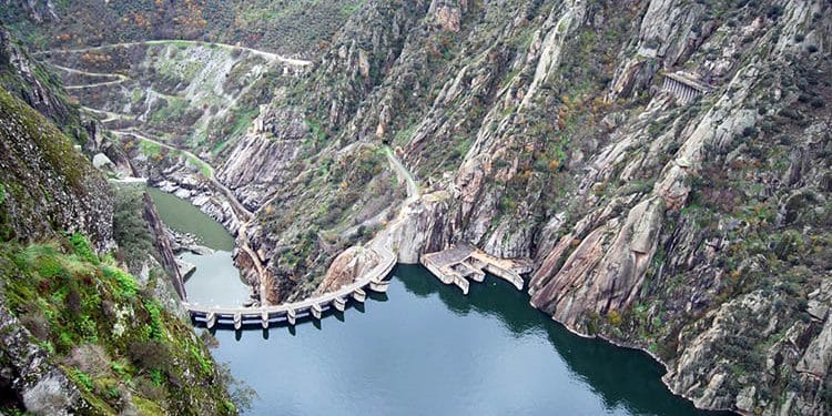 Presa de Aldeadávila de la Ribera de Iberdrola. Arribes del Duero. Salamanca.
