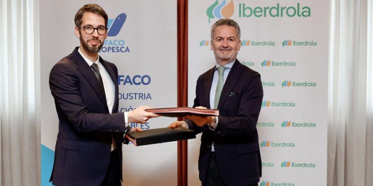 A la firma asistieron Alfonso Calderón, director Comercial de Iberdrola Clientes España, y Roberto Alonso, secretario general de ANFACO-CECOPESCA.