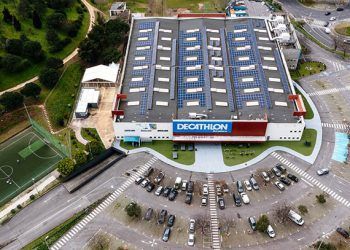 Instalación fotovoltaica de DECATHLON.