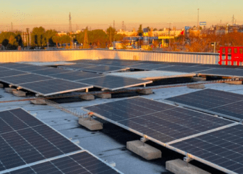 EDP instalará placas solares en 26 autocentros de Norauto en España
