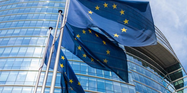 8 de cada 10 españoles no creen que España esté lista para el fin de la venta de los vehículos de combustión