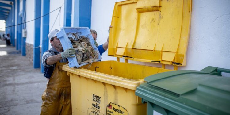 Este proyecto dará una segunda vida a la basura marina en colaboración con 35 puertos en España