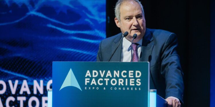 El Gobierno lanzará ayudas de 11 millones de euros al sector electrointensivo para mejorar su competitividad