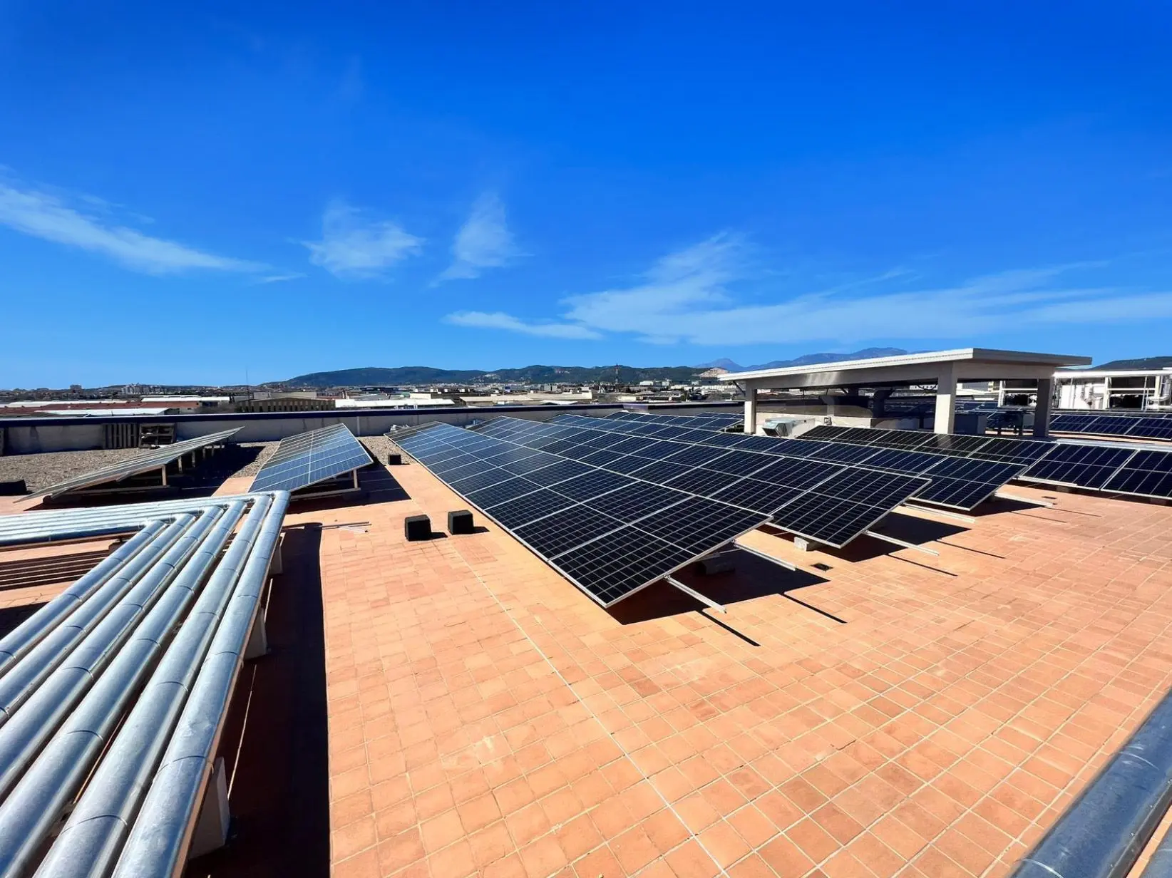 y Tú empresa energía solar