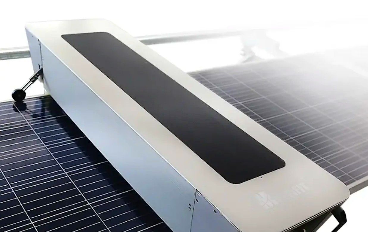 robots solares limpiadores de paneles solares