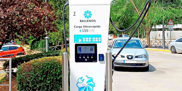 Cargador ultrarrápido Ballenoil