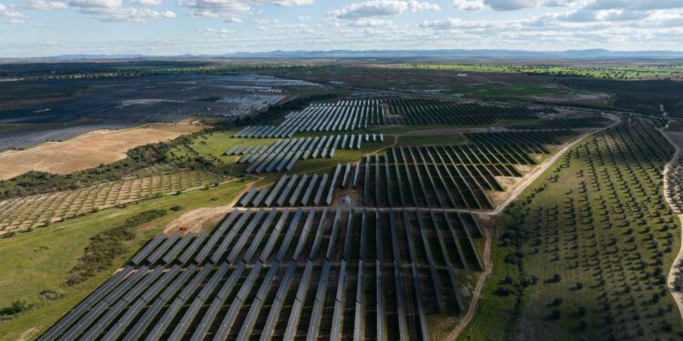 Plenitude inaugura el mayor proyecto solar de su historia en España