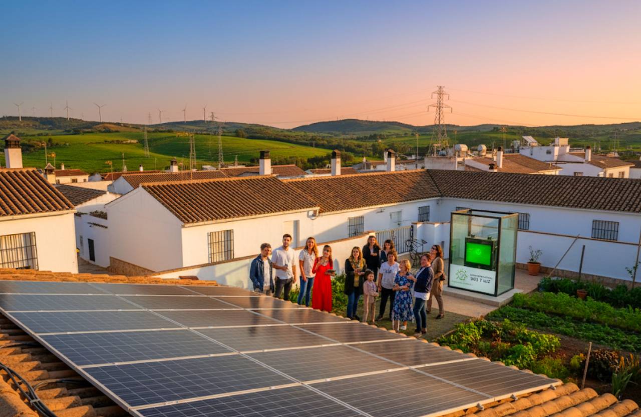 El autoconsumo y las comunidades energéticas son la solución al colapso de las redes eléctricas