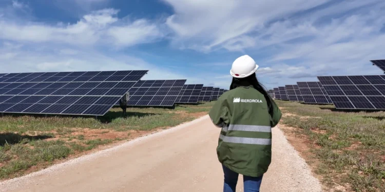 Iberdrola inaugura una de sus mayores plantas fotovoltaicas en Castilla y León