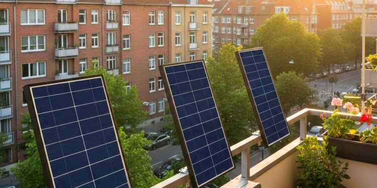 La energía solar en balcones convierte tu terraza en una fuente de electricidad confiable y barata