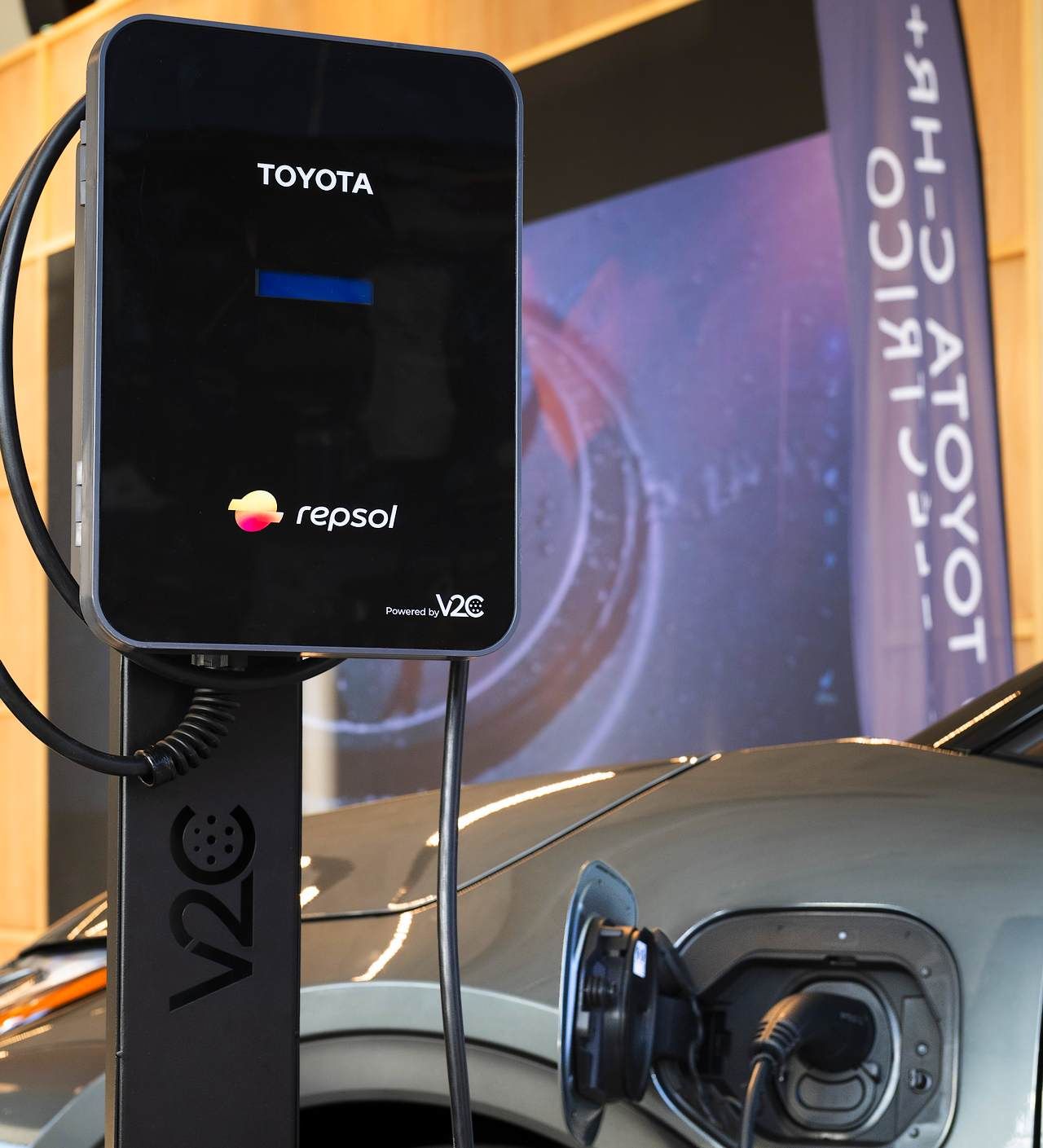 La alianza entre Toyota España y Repsol busca acelerar la descarbonización en el sector automoción