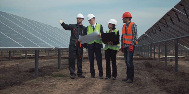 Empleos en energía renovable 2024: China arrasa y el resto del mundo se queda atrás