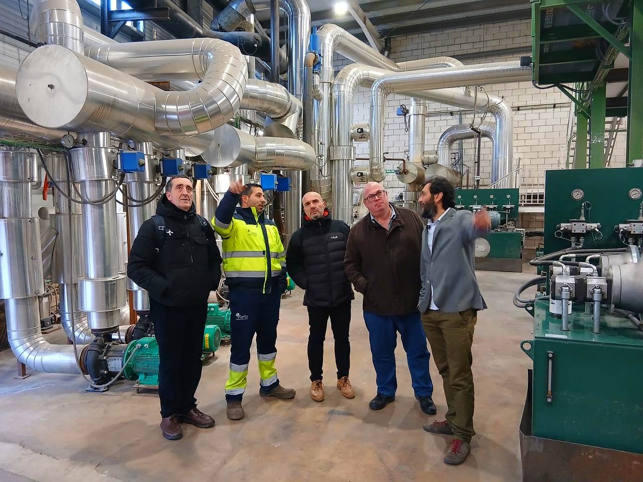 Representantes de la administración aragonesa se han desplazado recientemente a tierras sorianas para analizar sistemas que permitan extraer valor de la madera.