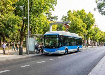 Los autobuses eléctricos eliminan el humo de las calles y ahorran los costes de mantenimiento frente al diésel tradicional de toda la vida.