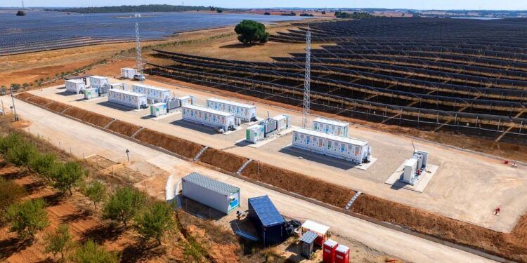 Iberdrola pone en marcha las baterías más grandes de España para garantizar el suministro eléctrico constante en miles de viviendas