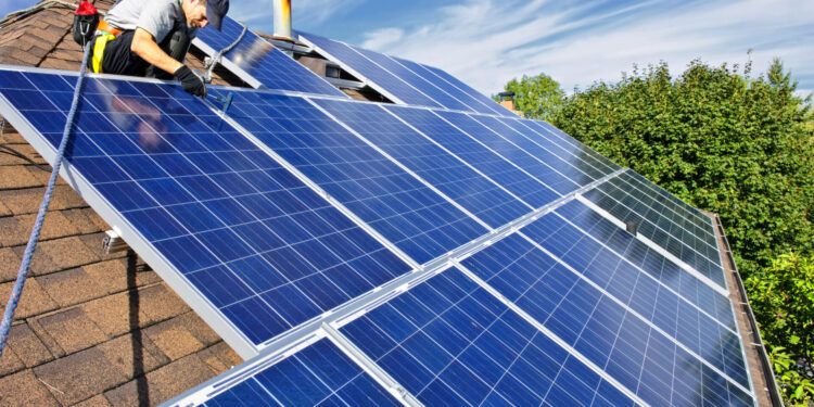 Estos son los 10 puntos clave para elegir un buen instalador de paneles fotovoltaicos
