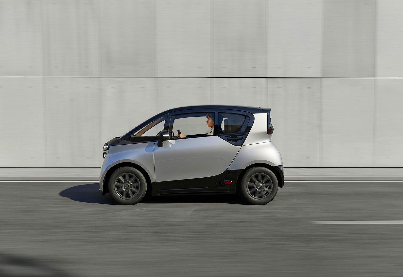 El municipio de Azuqueca de Henares se convierte en el epicentro de esta fábrica de coches eléctricos que producirá miles de unidades del biplaza sostenible LIUX BIG