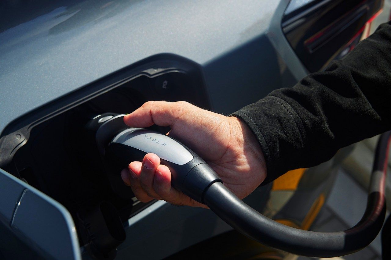 Con Polestar Charge tienes acceso a más de 1 millón de puntos de recarga, incluidos Supercargadores Tesla y estaciones Plug & Charge en toda Europa.