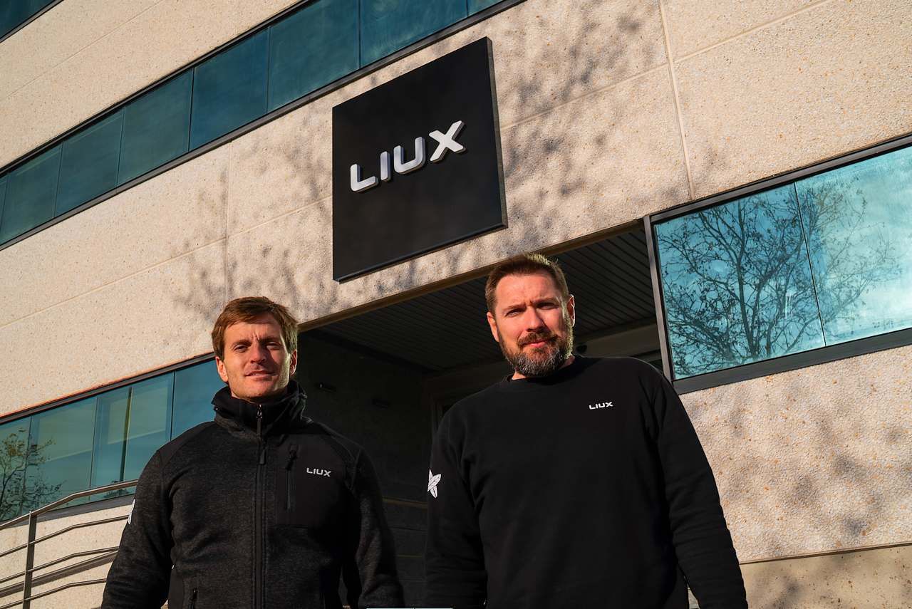 El municipio de Azuqueca de Henares se convierte en el epicentro de esta fábrica de coches eléctricos que producirá miles de unidades del biplaza sostenible LIUX BIG