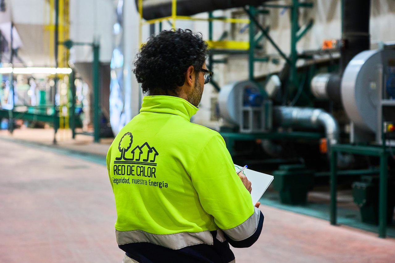 Las instalaciones de Rebi emplean biomasa local para asegurar el suministro sin depender de gasoductos externos