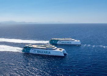 La estrategia de Baleària permite reducir toneladas de gases de efecto invernadero en sus barcos mediante motores que aceptan distintas fuentes de energía.