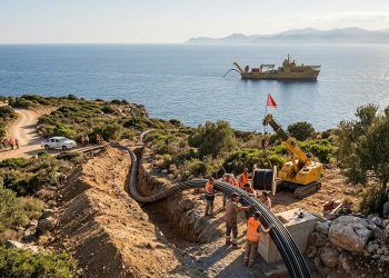 La nueva conexión eléctrica España-Italia permitirá que la corriente viaje bajo el agua para equilibrar los precios y la oferta de energía renovable en todo el continente.