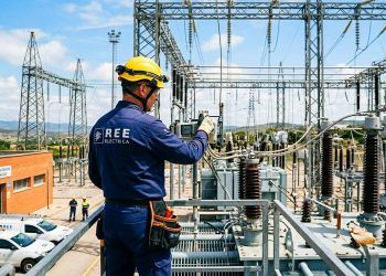 Según Red Eléctrica, el actual expediente sancionador carece de base técnica suficiente tras la entrega de 50 informes que acreditan la correcta gestión del mix energético ese día.