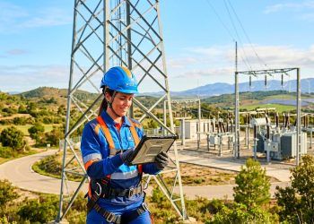 Red Eléctrica impulsa nuevas medidas estructurales que transforman la gestión de las redes de transporte para evitar fallos futuros y asegurar el suministro de energía.