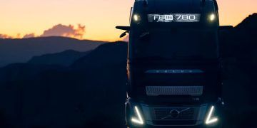 La nueva gama de motores de combustión de Volvo disminuye los gastos operativos un 4% mediante un diseño optimizado que admite carburantes sintéticos y convencionales.