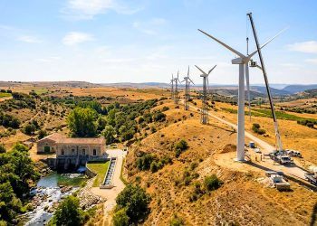 La modernización de las energías renovables en Burgos recibe más de dos millones de euros de fondos europeos para sustituir aerogeneradores antiguos y actualizar una central hidroeléctrica.