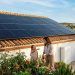 Instalar placas solares es la vía más directa para reducir el coste eléctrico doméstico de forma permanente.
