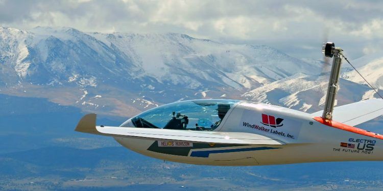 Un piloto logra cruzar el cielo de Florida usando baterías de estado sólido en lugar de litio líquido, abriendo la puerta a los vuelos comerciales sin emisiones gracias a un rendimiento energético sin precedentes.