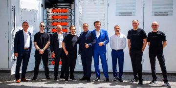 NatPower y Tesla sellan un acuerdo para instalar más de 25 GWh de almacenamiento con baterías en Italia y Reino Unido dentro de un programa que supera los 100 GWh.