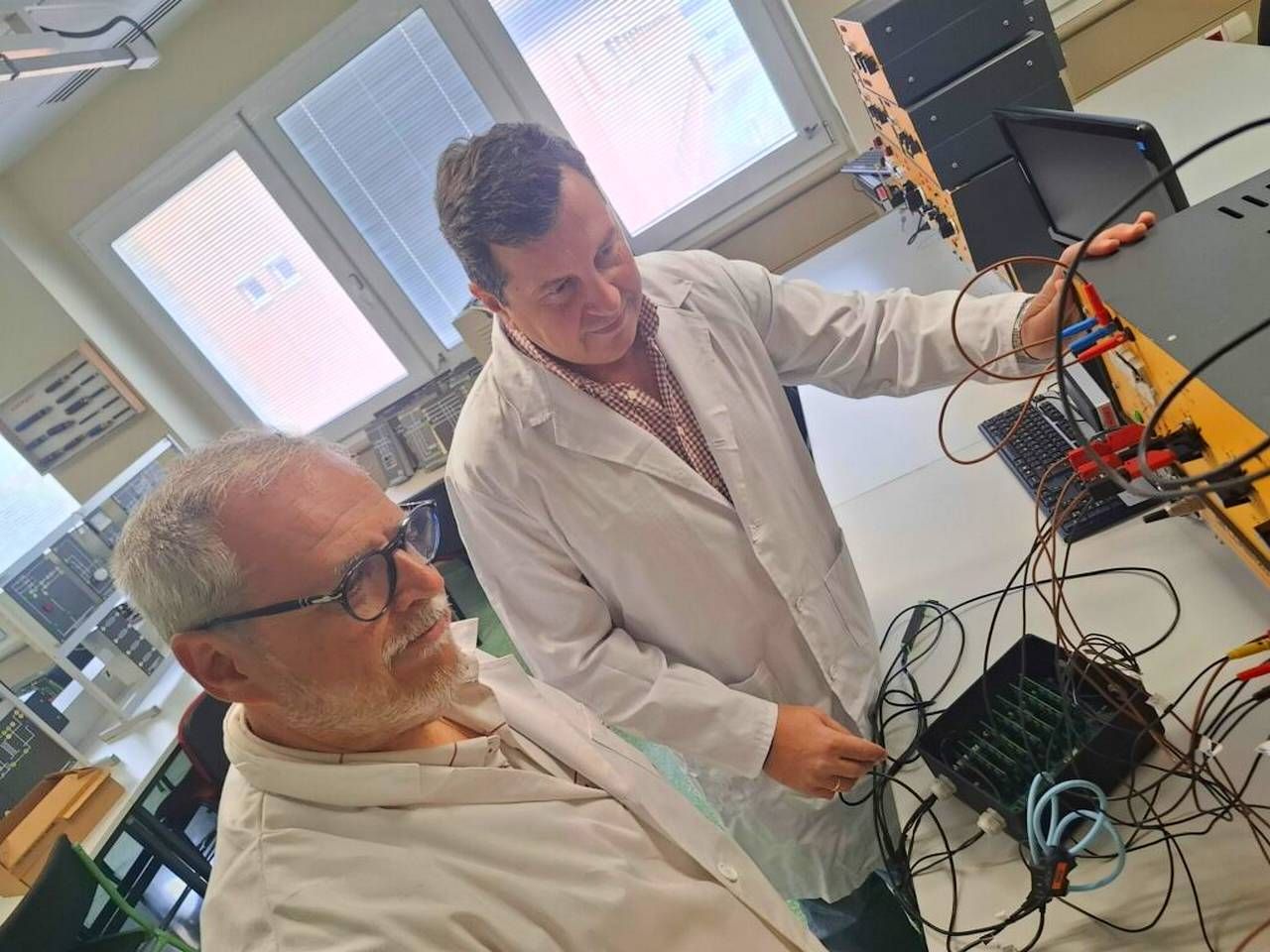 Los investigadores de la Universidad de Jaén Francisco Sánchez Sutil (izquierda) y Antonio Cano Ortefa (derecha).